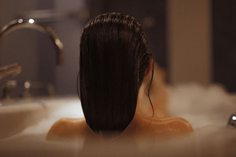 Comment choisir son après-shampoing solide selon son type de cheveux ?