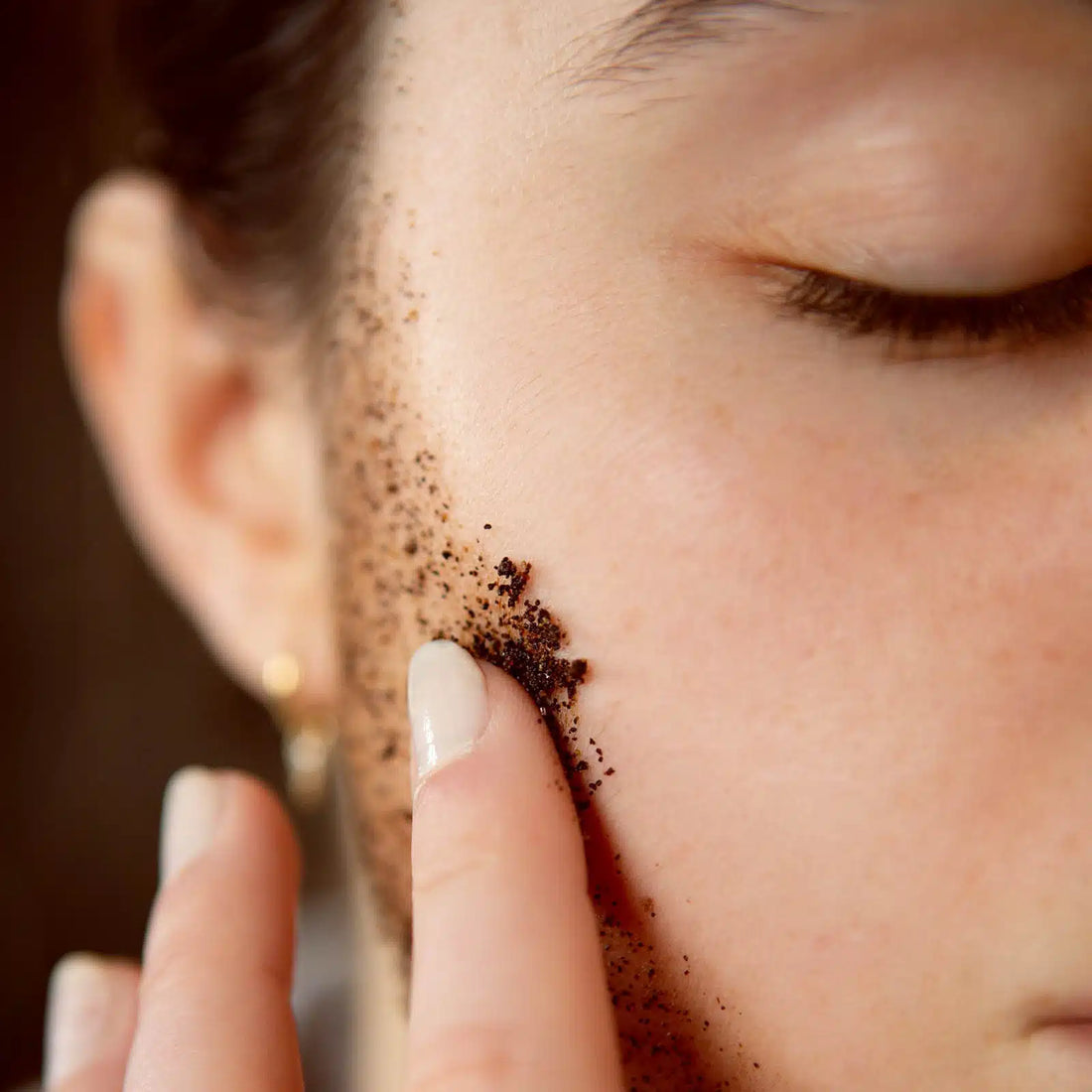 Marc de café recyclé en cosmétique : du déchet à l'actif beauté