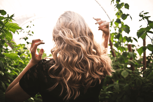Comment éclaircir ses cheveux naturellement