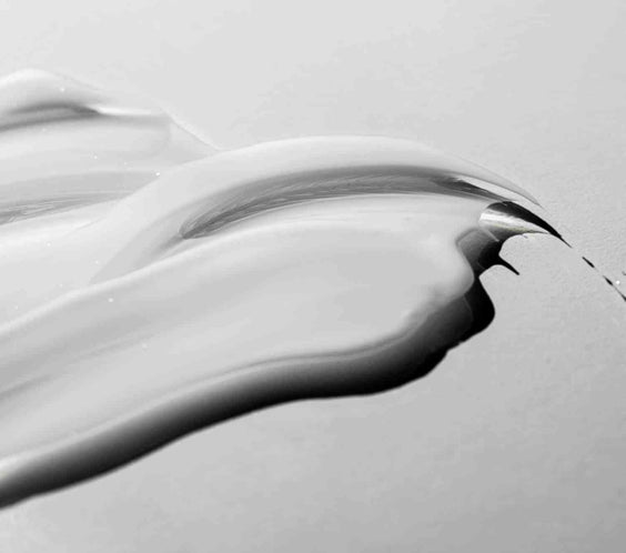 Lait Nourrissant Corps & Mains Elégance - Constitué d’ingrédients biologiques et d’actifs naturels, le lait pour le corps Imminence est adapté pour une utilisation quotidienne. Sa texture délicate, lisse et souple le rend particulièrement agréable à manip