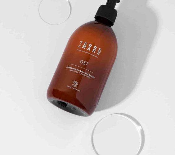 Après-Shampoing Elégance - Cet après-shampoing sans silicones a été testé sous contrôle dermatologique et convient à tous types de cheveux, même les plus fragiles. Ecocert, vegan et cruelty free. Fabriqué entièrement en France dans notre usine portant le