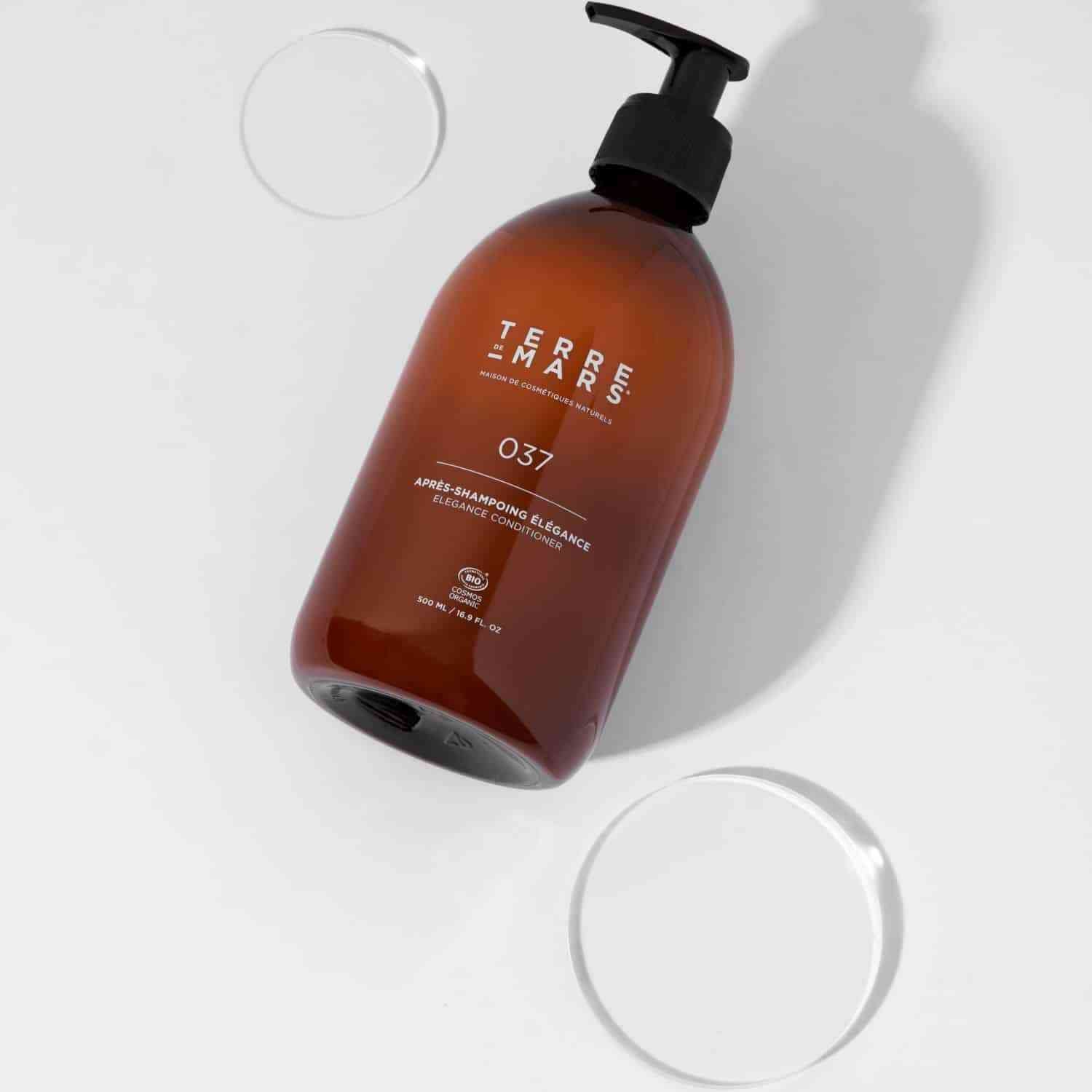 Après-Shampoing Elégance - Cet après-shampoing sans silicones a été testé sous contrôle dermatologique et convient à tous types de cheveux, même les plus fragiles. Ecocert, vegan et cruelty free. Fabriqué entièrement en France dans notre usine portant le