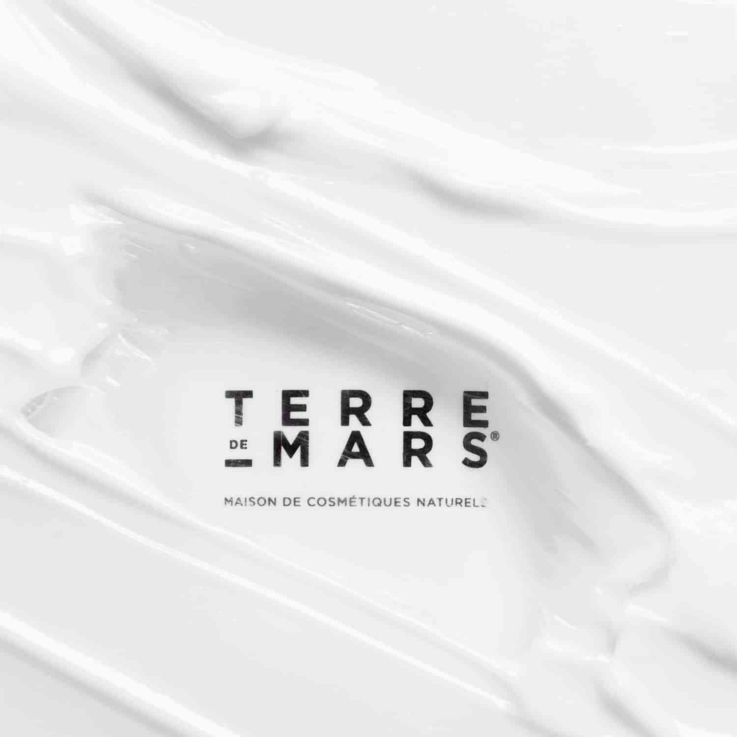 Après-Shampoing Elégance - Cet après-shampoing sans silicones a été testé sous contrôle dermatologique et convient à tous types de cheveux, même les plus fragiles. Ecocert, vegan et cruelty free. Fabriqué entièrement en France dans notre usine portant le