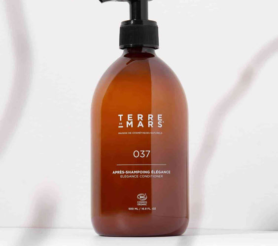 Après-Shampoing Elégance - Cet après-shampoing sans silicones a été testé sous contrôle dermatologique et convient à tous types de cheveux, même les plus fragiles. Ecocert, vegan et cruelty free. Fabriqué entièrement en France dans notre usine portant le
