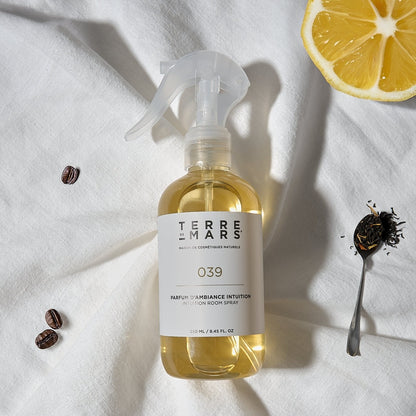 039 Intuition Home Fragrance Diffuser - Designed for large spaces, this 200 ml diffuser with six rattan sticks creates a unique scented atmosphere in your home for 3 to 4 months.This fragrance is made with raw materials