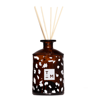 041 Révélation Home Fragrance Diffuser - Designed for large spaces, this 200ml diffuser with six rattan reeds creates a unique scented atmosphere in your home for 3 to 4 months. This fragrance is made with premièr